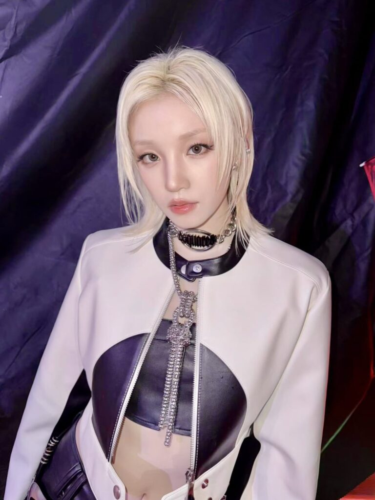 250628 التحديث الرسمي - Yuqi في Harper's Bazaar Gala