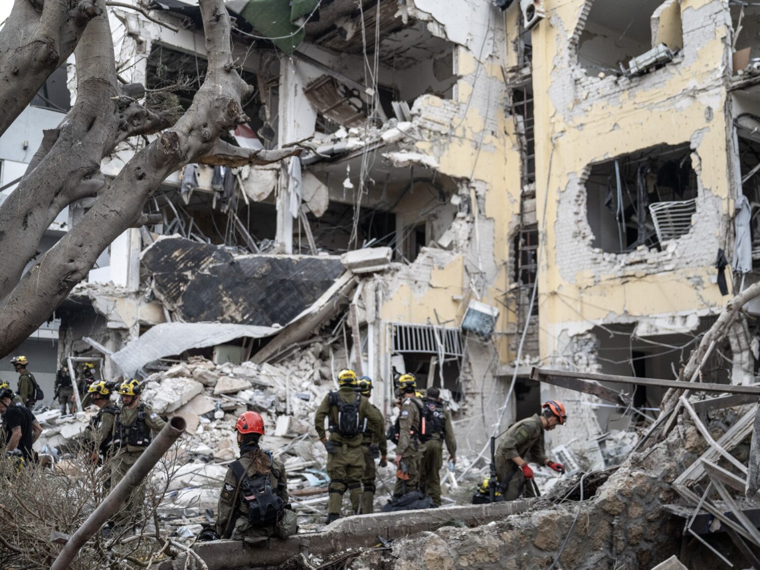 إعلام إسرائيلي: إيران غيرت تكتيكاتها في إطلاق الصواريخ