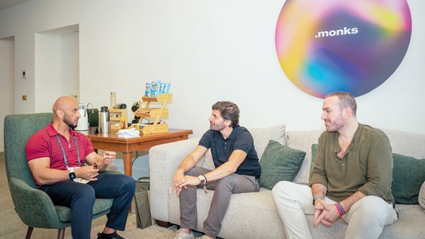 عبدالله آل حامد: استلهام أفضل الممارسات العالمية لتطوير الإعلام الوطني عبدالله آل حامد: استلهام أفضل الممارسات العالمية لتطوير الإعلام الوطني