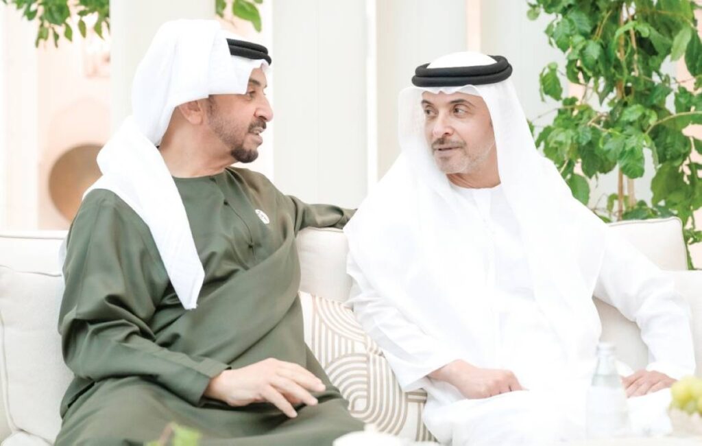 حمدان وهزاع بن زايد خلال اللقاء