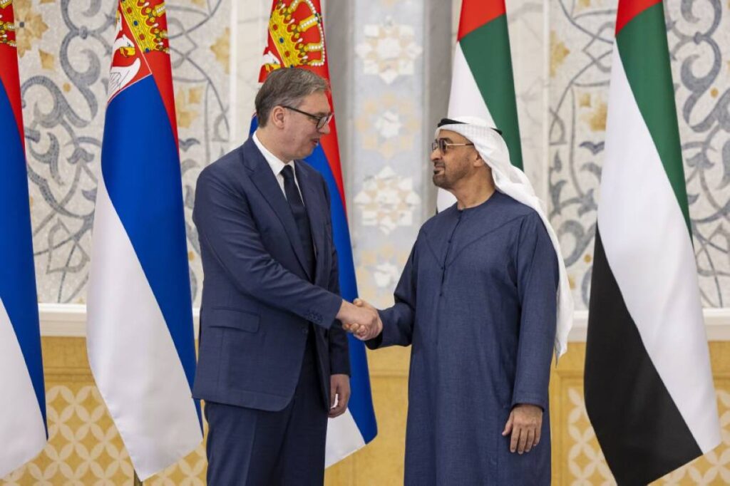 محمد بن زايد والرئيس الصربي يبحثان تعزيز علاقات التعاون بين البلدين محمد بن زايد والرئيس الصربي يبحثان تعزيز علاقات التعاون بين البلدين