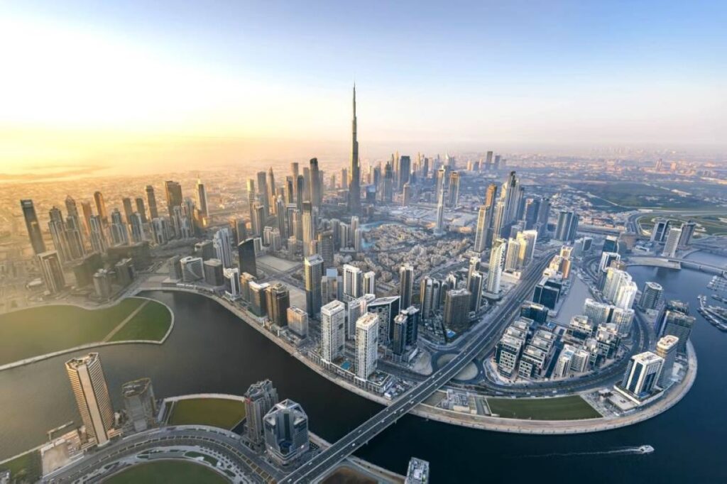 الإمارات.. مرافق متطورة تنعش السياحة الصيفية Al Bayan