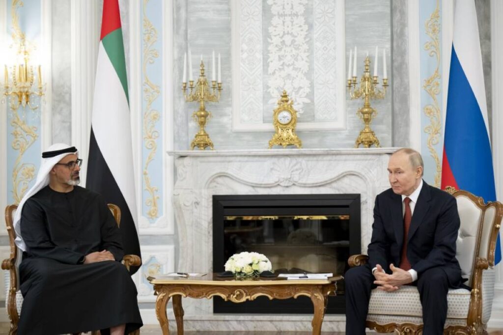 ولي عهد أبوظبي يلتقي الرئيس الروسي في العاصمة البيلاروسية مينسك Al Bayan