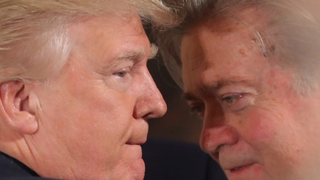 لماذا يعارض مهندس "أميركا أولا" الحرب على إيران؟ | سياسة