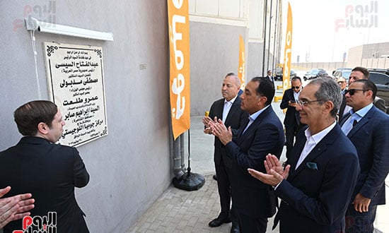 رئيس الوزراء يفتتح أكبر مستودع لوجستي للتجارة الإلكترونية (1)