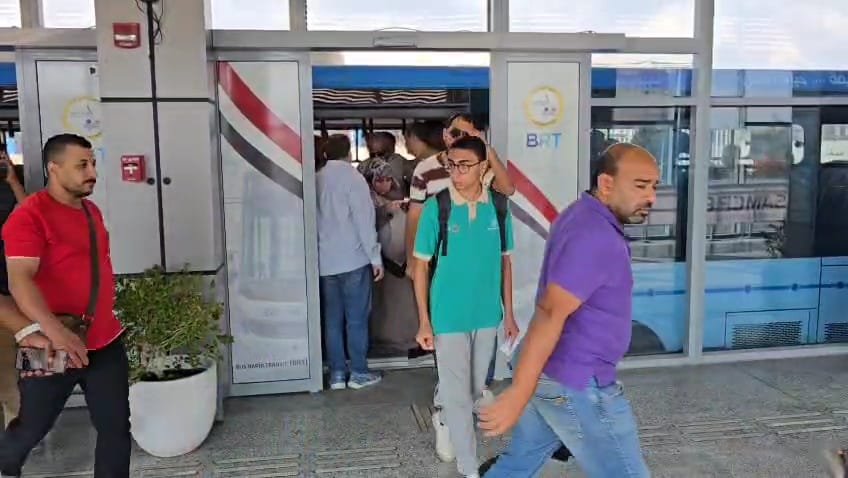 إقبال كبير على لأتوبيس الترددي إقبال كبير على لأتوبيس الترددي