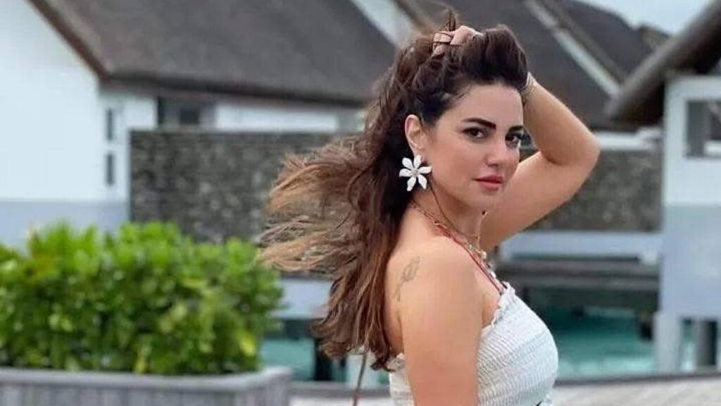 رجل يكشف عن قصة دعم زوجته الأولى له في زواجه الثاني.. فيديو