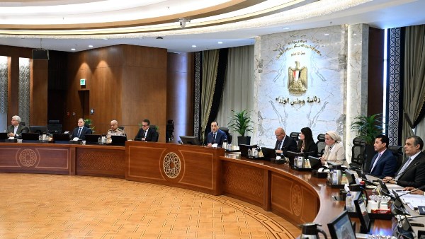 مصر تستعد لـ"الأيام الصعبة".. الحكومة تعلن خطط الطوارئ لمواجهة تصعيد إيران وإسرائيل