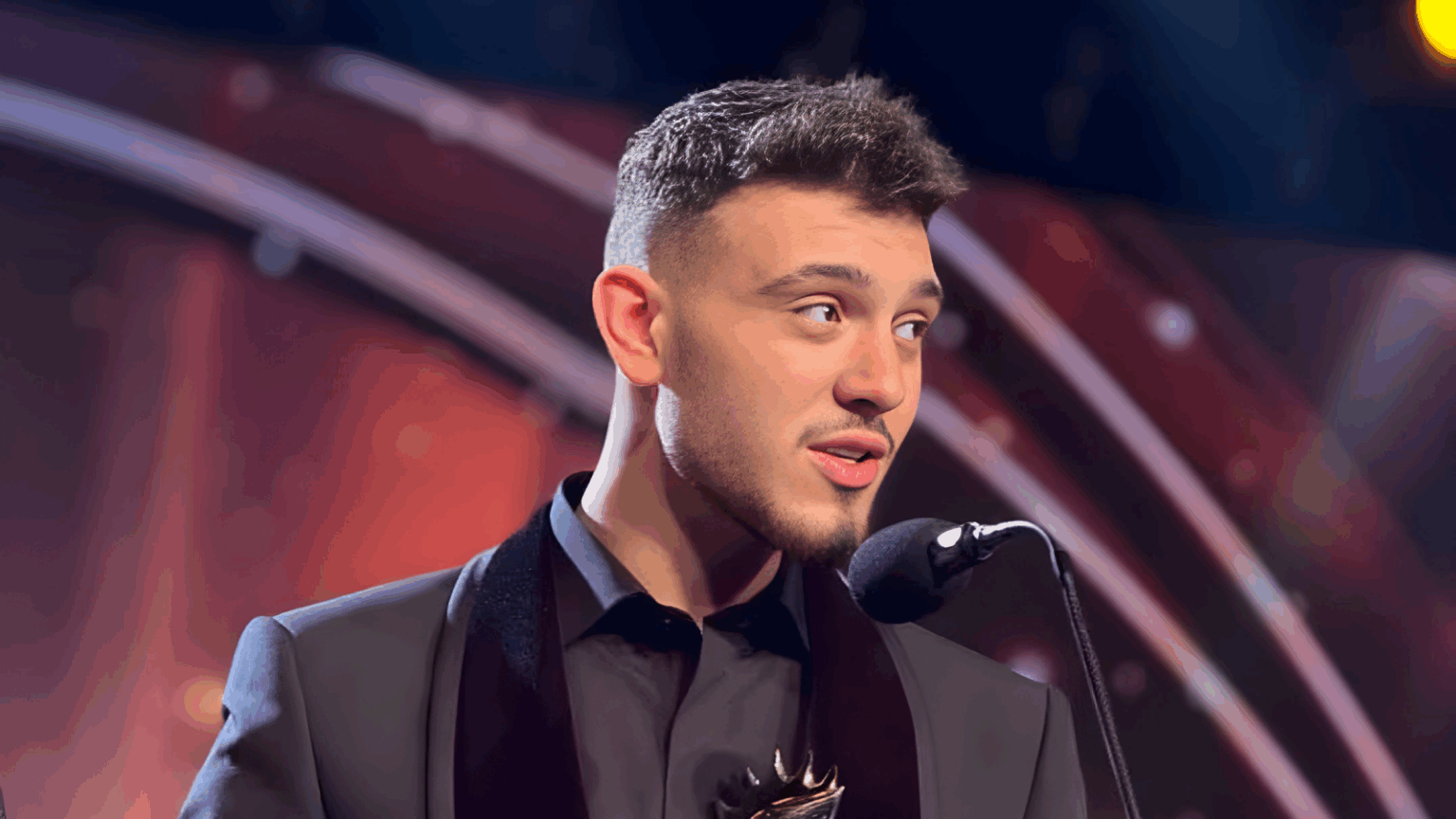 الشامي يتغزل بإليسا.. والأخيرة ترد footer-banner