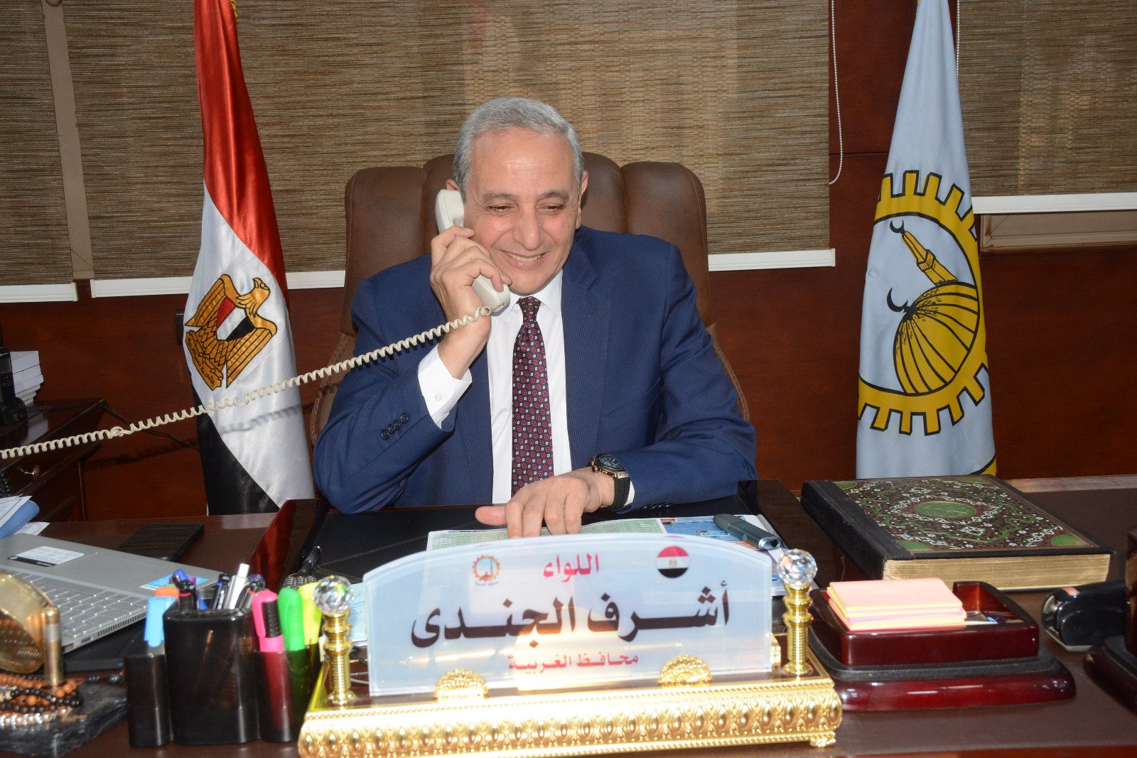 المحافظ يهني الأوائل المحافظ يهني الأوائل