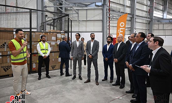 رئيس الوزراء يفتتح أكبر مستودع لوجستي للتجارة الإلكترونية (5)