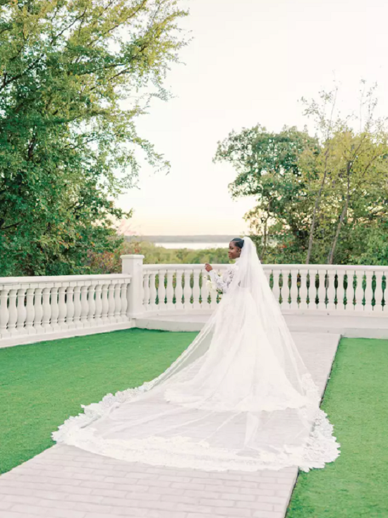 طرحة زفاف طويلة