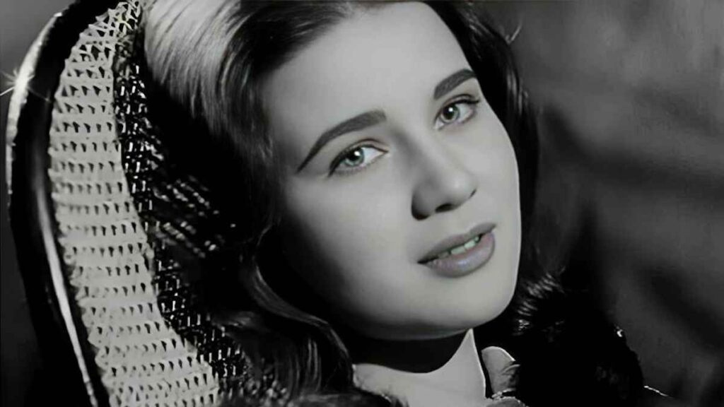 في ذكرى ميلادها.. لماذا رفضت مي عز الدين تقديم سيرة زبيدة ثروت؟ - إرم نيوز