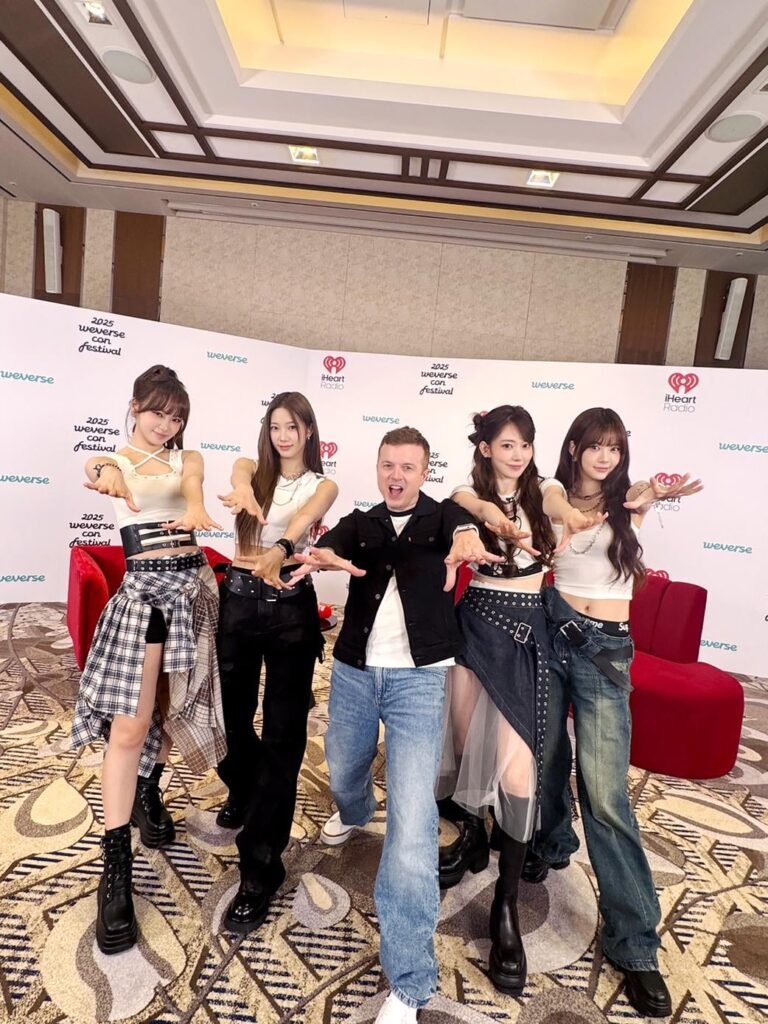 250616 IHEARTRADIO Twitter Update مع Le Sserafim (الفذ. Jojo Wright)