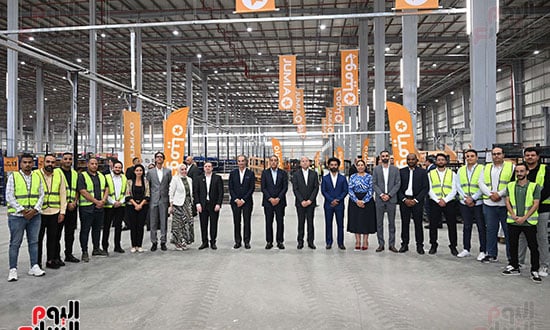 رئيس الوزراء يفتتح أكبر مستودع لوجستي للتجارة الإلكترونية (10)