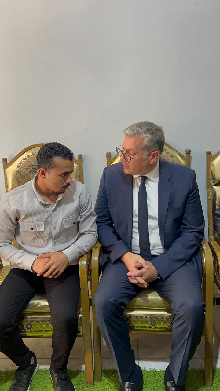 وزير البترول رفقة نجل الشهيد