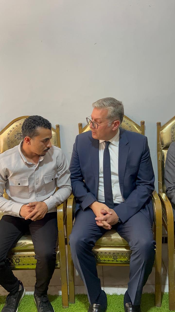 الحديث بين الوزير ونجل الشهيد