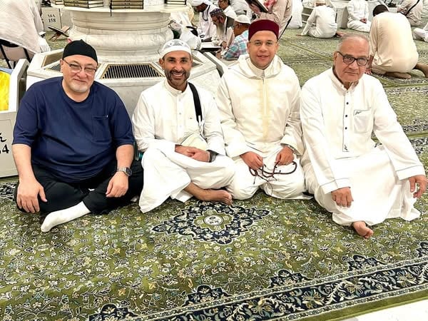 أحمد سعد مع الشيخ خالد الجندي والشيخ رمضان عبد الرازق ودكتور سعد الدين الهلالي أحمد سعد مع الشيخ خالد الجندي والشيخ رمضان عبد الرازق ودكتور سعد الدين الهلالي