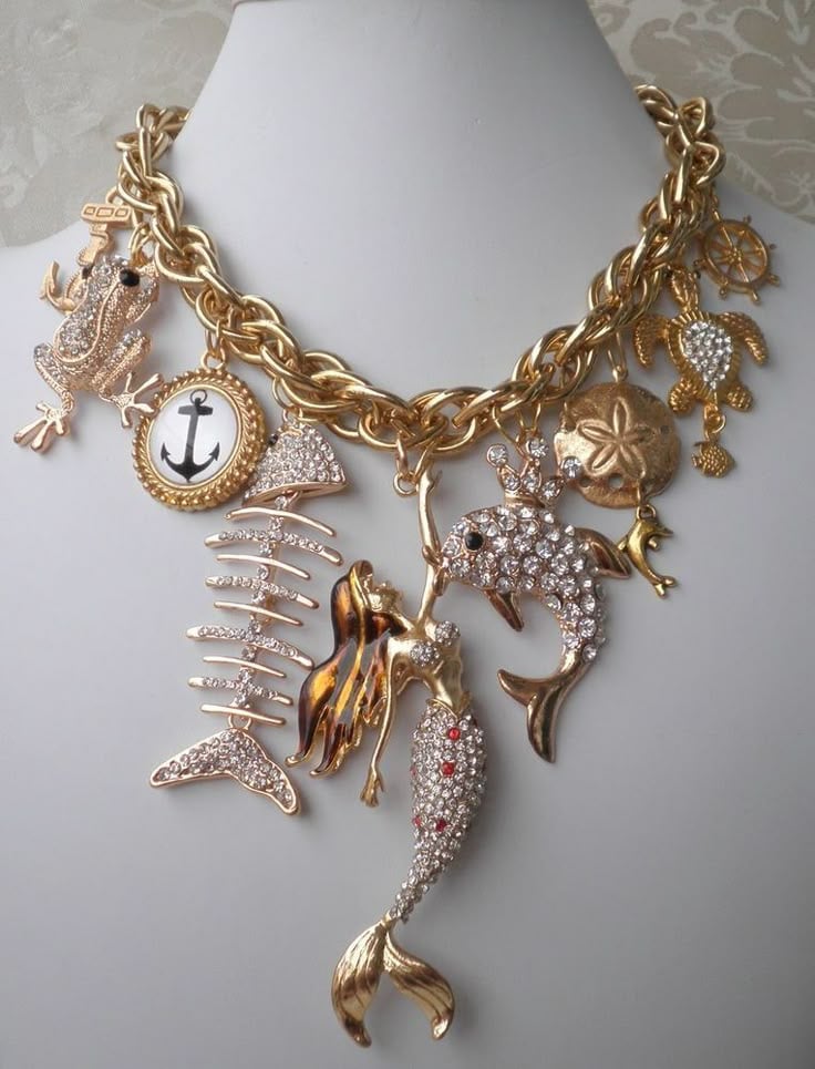 اللون الذهبي