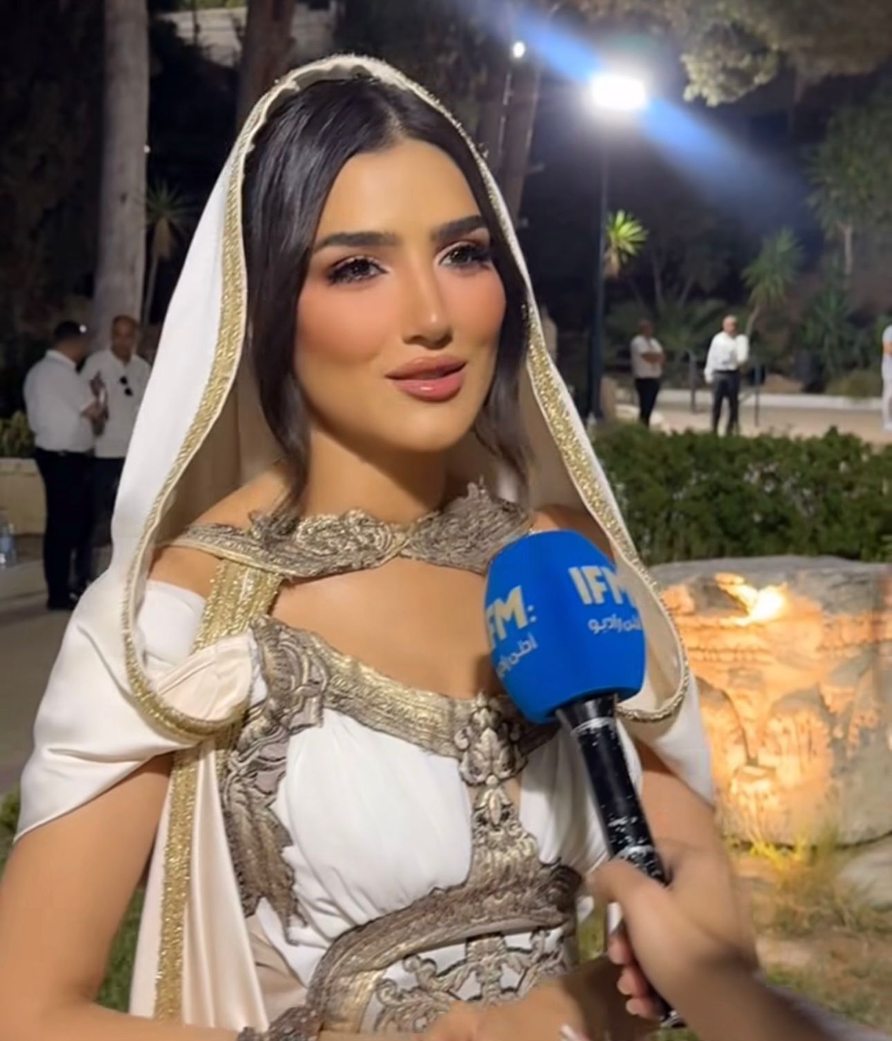 مي عمر في مقابلة تلفزيونيّة (إنستغرام)