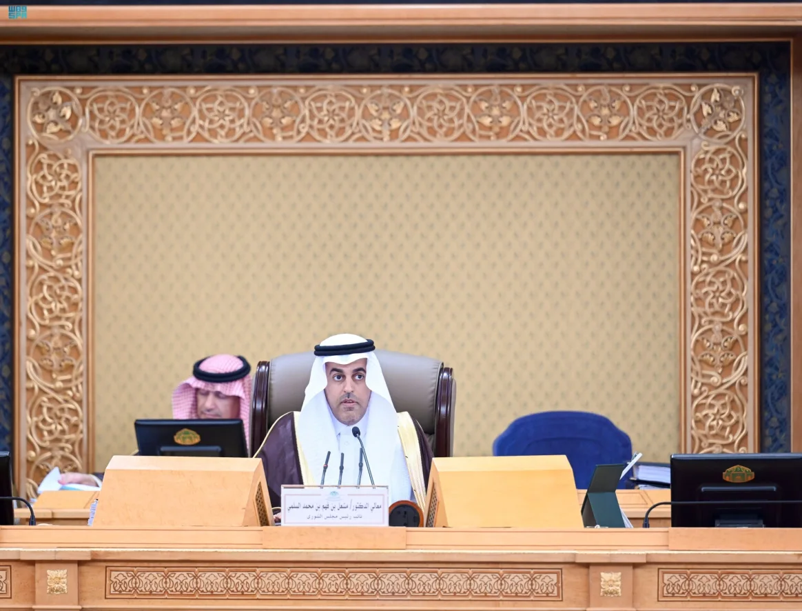 طالب المجلس بمعالجة التحديات التي واجهتها في تطبيق الاختبارات المركزية لهذا العام