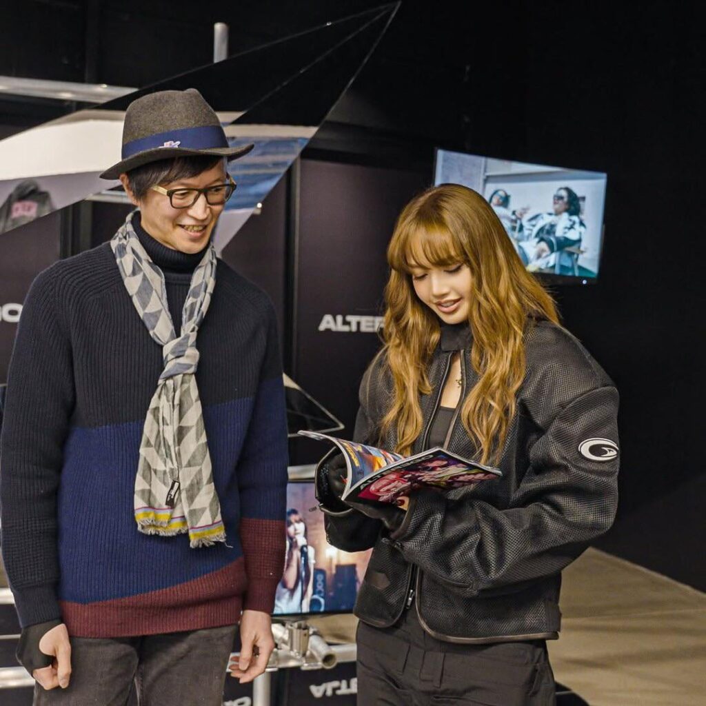 25007 SEND IG UPDATE/ LISA & MINIOMOMOS SAIN