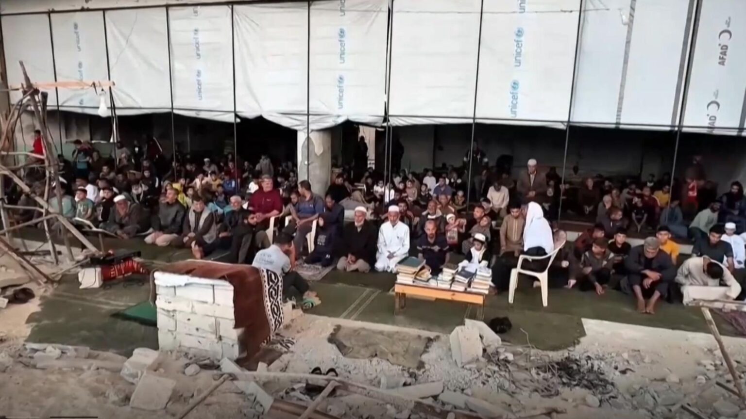 العيد في غزة.. وسط الدّمار والحصار العيد في غزة.. وسط الدّمار والحصار