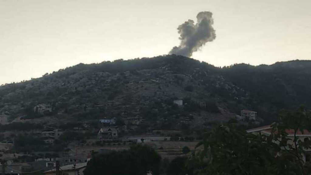 5 غارات إسرائيلية على مواقع لحزب الله في جنوب لبنان (فيديو) – إرم نيوز 5 غارات إسرائيلية على مواقع لحزب الله في جنوب لبنان (فيديو) - إرم نيوز