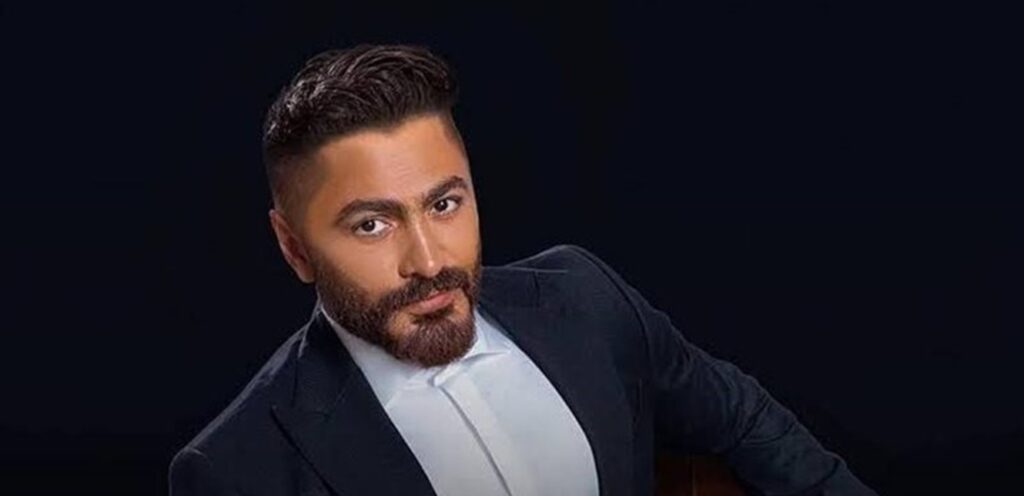 مُعجبة تخطف قبلة من تامر حسني.. شاهدوا ماذا فعل (فيديو) Doc-P-1370254-638846268345644757.jpeg