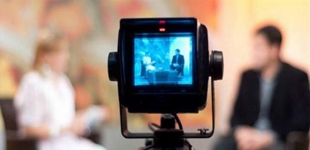 التقطت في نيويورك.. إعلامية عربية شهيرة تكشف كواليس صورتها مع دونالد ترامب Doc-P-1371321-638848061988481472.jpg