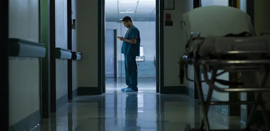 نقل ممثلة معروفة إلى المستشفى… هذا ما حدث معها في حديقة المنزل (صورة) Doc-P-1371442-638848275000173659.jpg