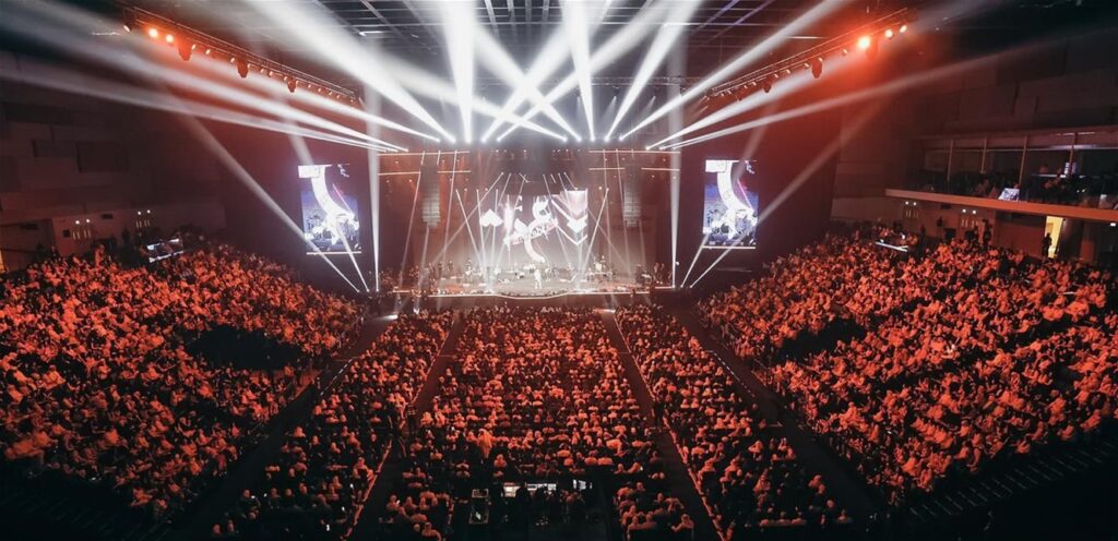 مُستنداً على عكاز.. هكذا غنى فنان شهير في حفله بالكويت بعد تعرّضه لأزمة صحية (فيديو) Doc-P-1375443-638854968646738461.jpeg