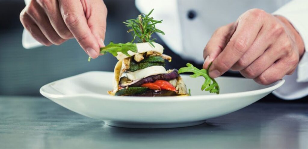 توفيت بشكل غامض.. الشيف الشهيرة تُفارق الحياة عن 55 عاماً (صورة) Doc-P-1378039-638858372931895380.jpg