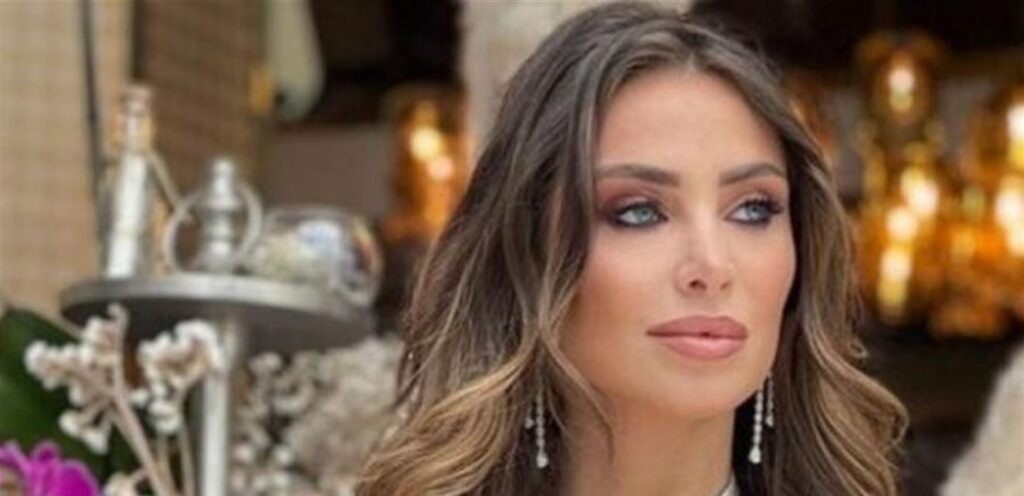 بفستان مكشوف الظهر.. أنابيلا هلال في شوارع بيروت شاهدوا ماذا فعلت (صور) Doc-P-1383529-638866395761820218.jpg