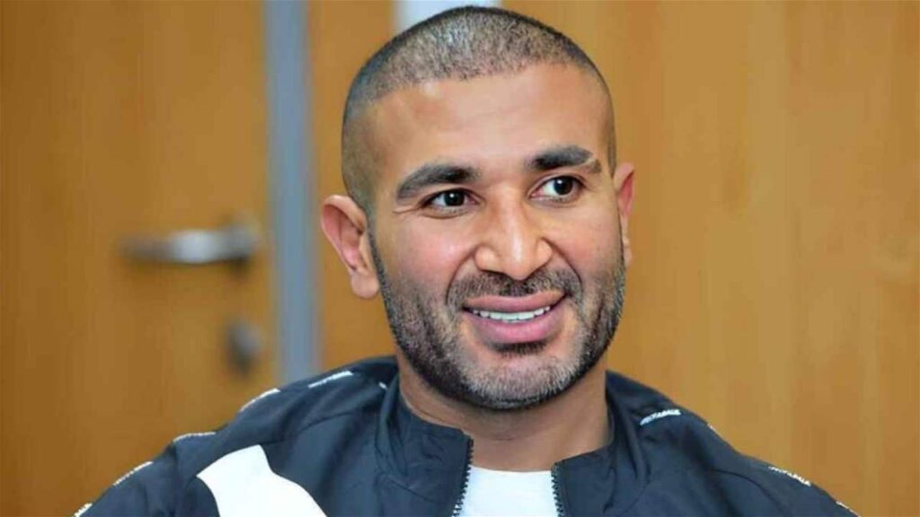 أحمد سعد يفتح صفحة جديدة من المسجد النبوي: تبت إلى الله! أحمد سعد يفتح صفحة جديدة من المسجد النبوي: تبت إلى الله!