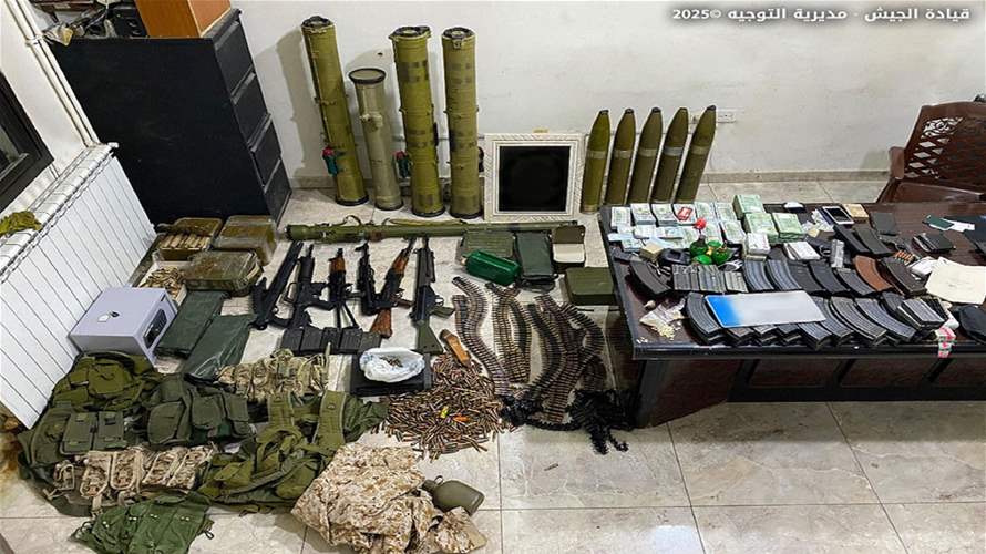 الجيش: توقيف مواطنَين أثناء نقلهما كمية كبيرة من القذائف والمذنّبات والذخائر الحربية