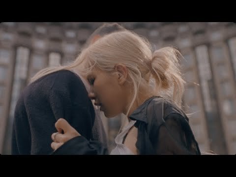 Rosé - فتاة واحدة (فيديو أداء)