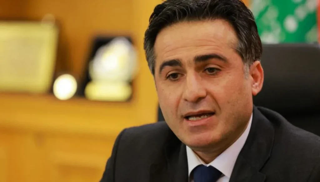 تفاعل سلبي مع خبر تعيين الوزير السابق علي حمية مستشاراً لشؤون إعادة الإعمار