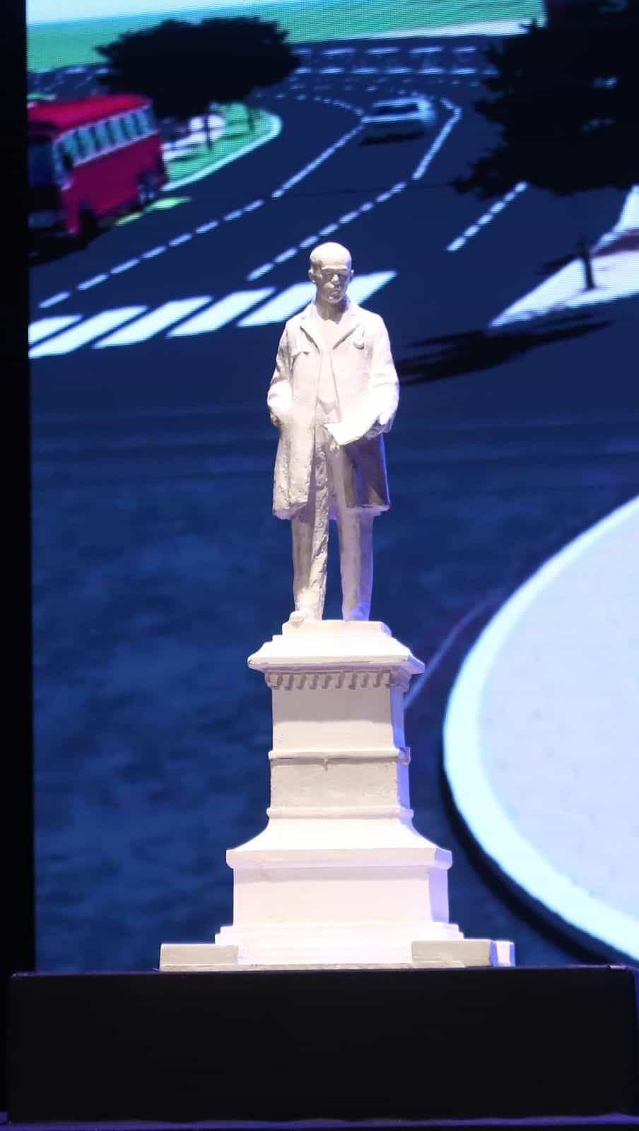 تمثال مجدي يعقوب