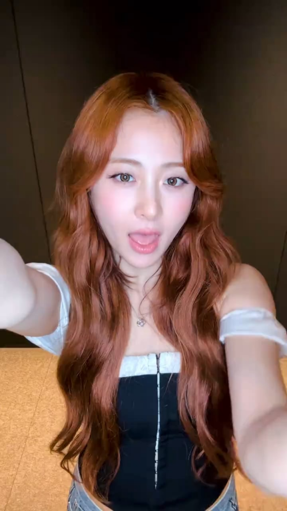 250615 le sserafim tiktok تحديث مع Huh Yunjin - ✧*｡🐶｡*✧