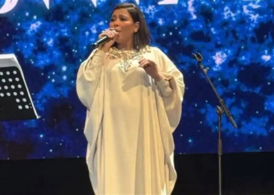 شيرين تثير الجدل في حفل “موازين”.. “بلاي باك وانتقادات” شيرين تثير الجدل في حفل "موازين".. "بلاي باك وانتقادات"