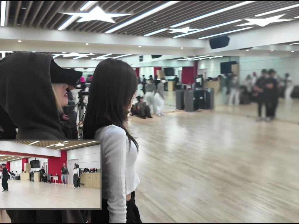 250604 - يرقص مومو وسانا على "Misty" في مينا