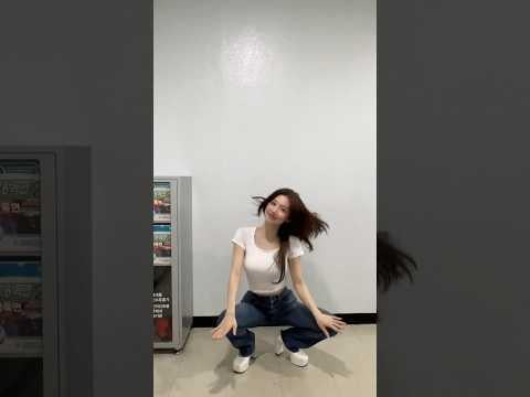 250617 Miyeon.zip Shorts: Miyeon Holy Moly Music Outfits.Zip