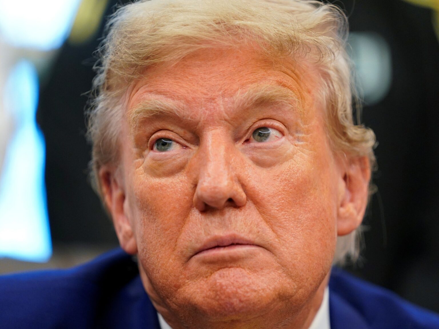 وول ستريت جورنال: ترامب أقر خطط الهجوم على إيران لكنه قد يفضل حلا دبلوماسيا