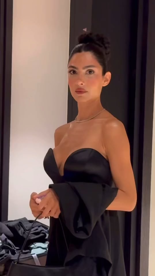 Huda El Mufti AMAZING Tits (VIDEO)