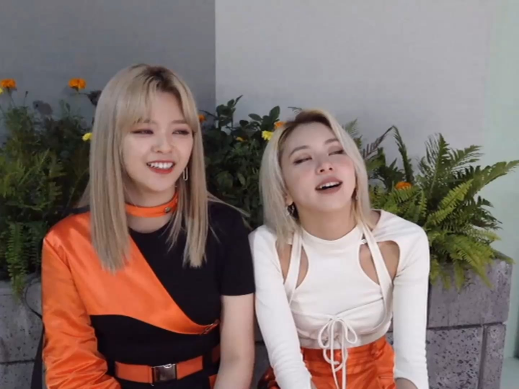 201118 - Jeongyeon و Chaeyoung تقشعر لها الأبدان بين اثنين