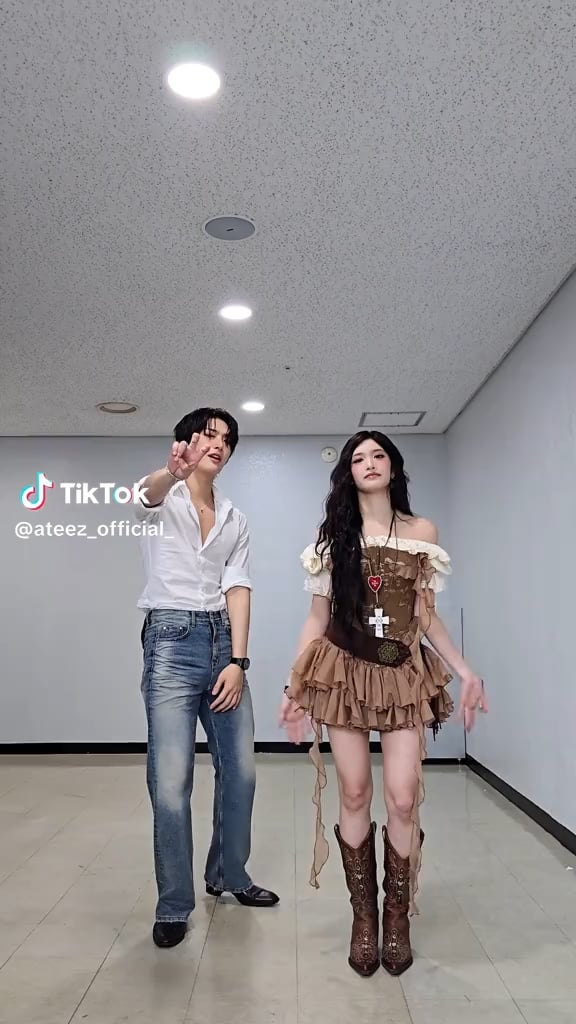 250616 Ateez الرسمي Tiktok Update مع Leeseo - Lemon Drop Challenge مع Mingi