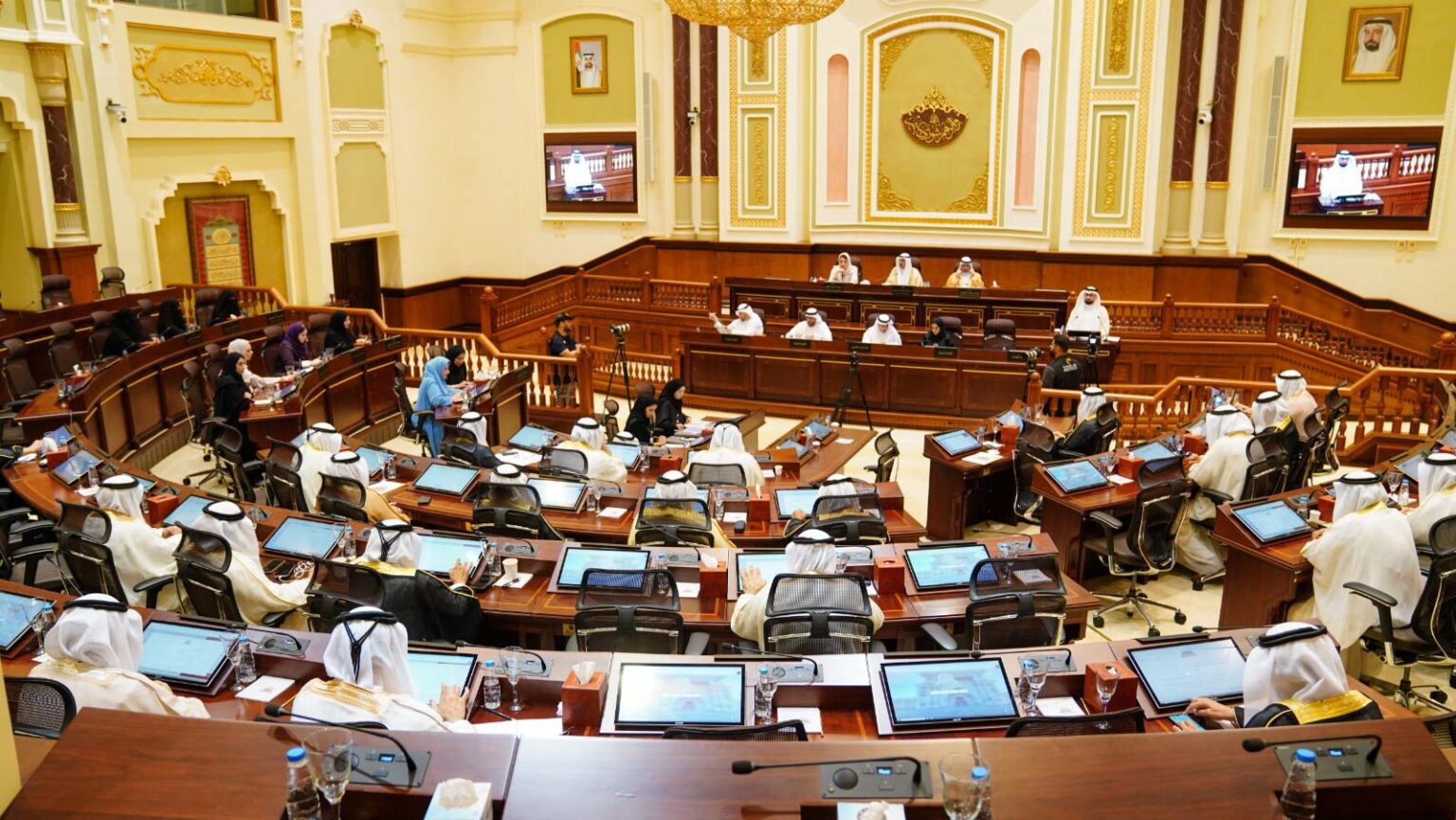 استشاري الشارقة يجيز مشروع قانون تنظيم الرسوم القضائية استشاري الشارقة يجيز مشروع قانون تنظيم الرسوم القضائية