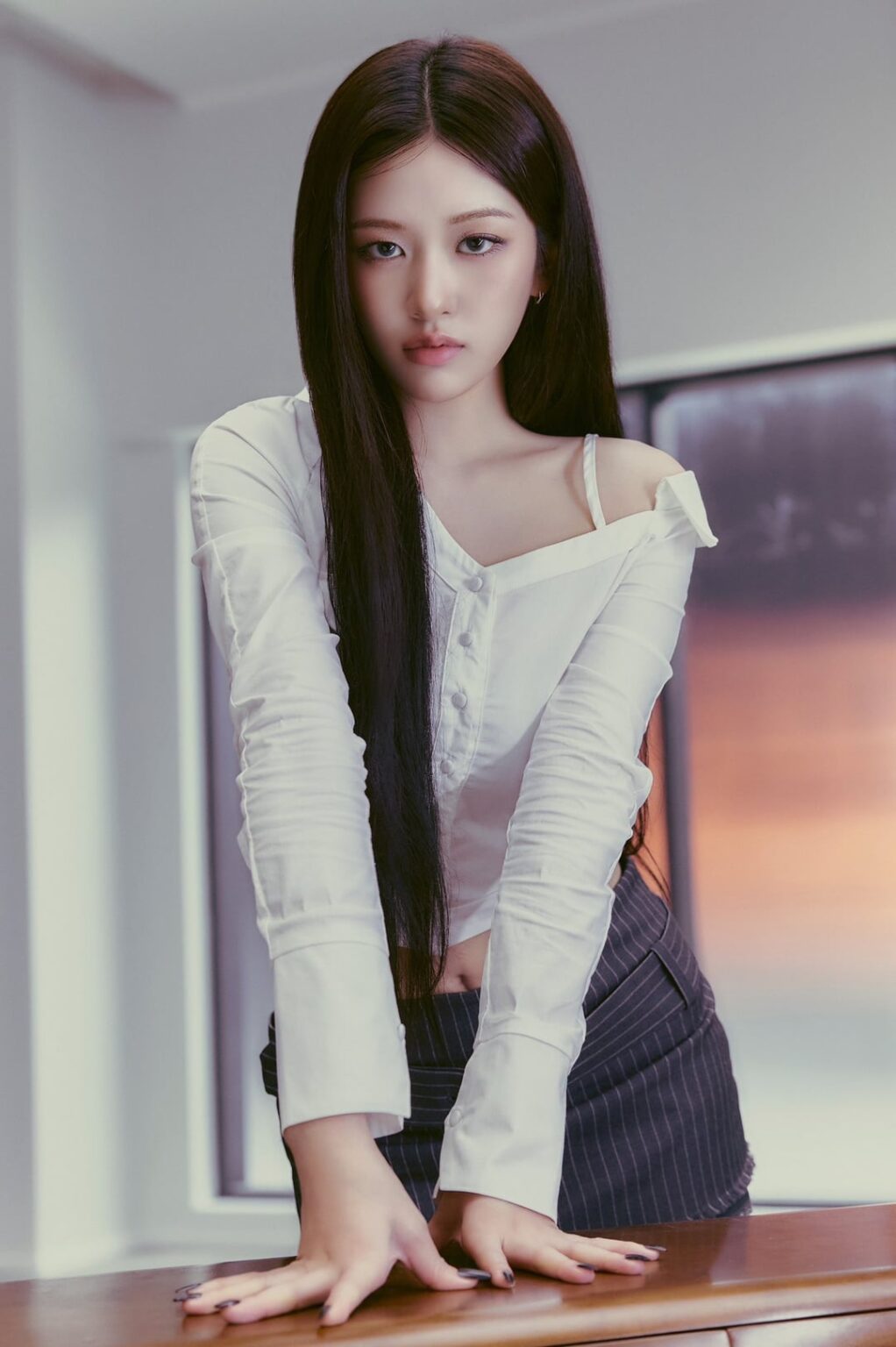 250630 IVE - اليابان 3rd EP: BE MEAR (Concept Photo 3 - Yujin & Gaeul)
