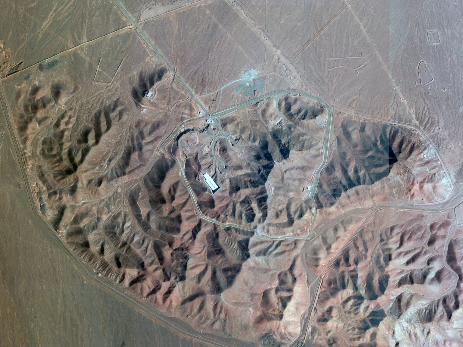 إسرائيل تقصف بوشهر والقائد الجديد للحرس الثوري يتوعدها بأول ظهور له | أخبار إسرائيل تقصف بوشهر والقائد الجديد للحرس الثوري يتوعدها بأول ظهور له | أخبار